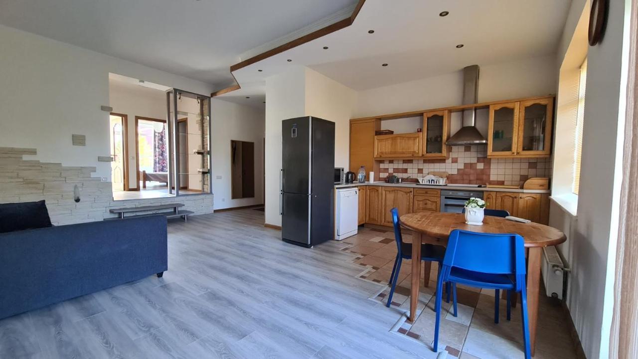 Spacious Condo 5 Min To Jurmala Beach Екстериор снимка
